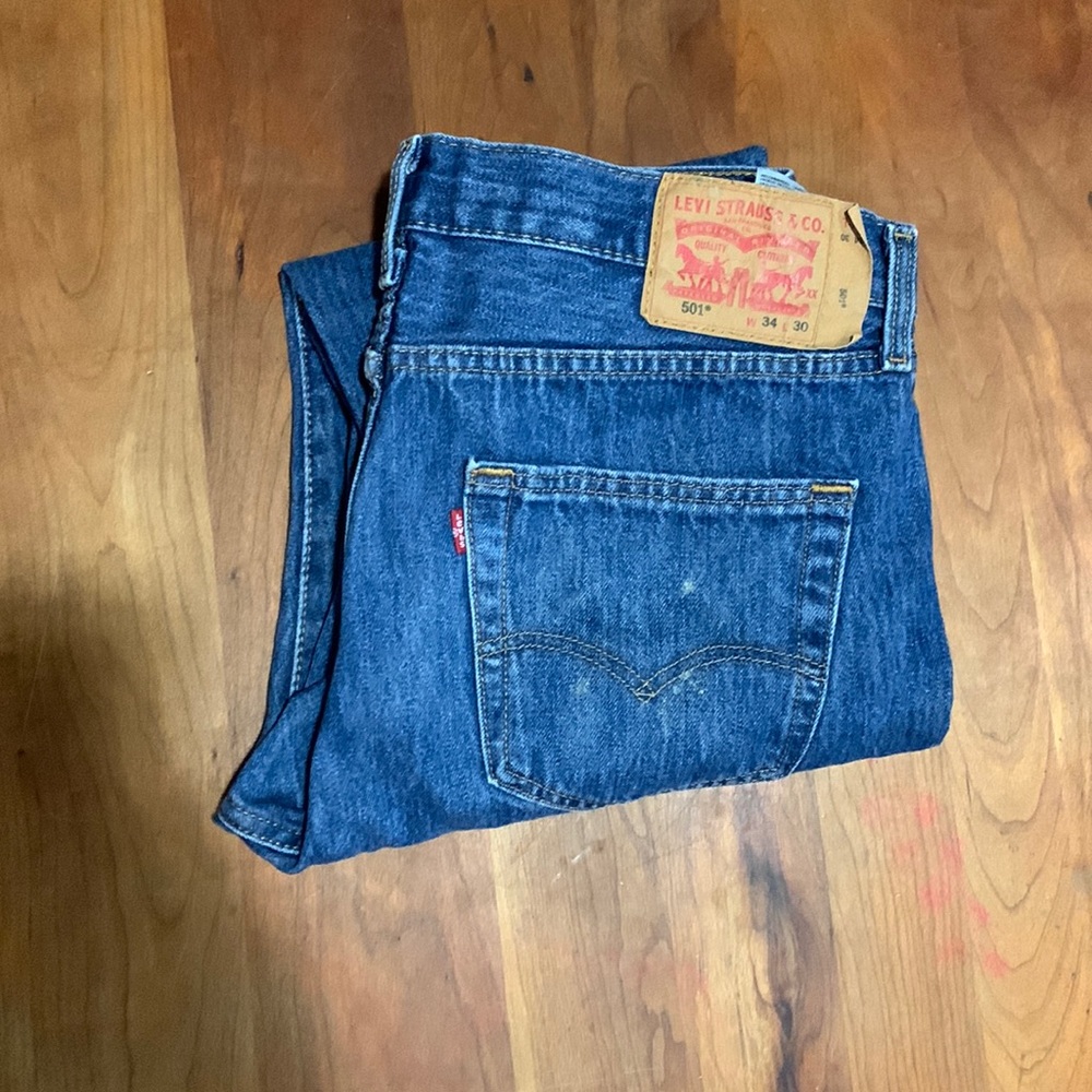 Levis